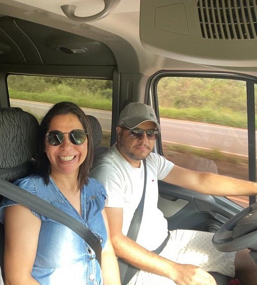 Gislane Neres e Luciano Santos, fundadores da Santos e Neres Turismo
